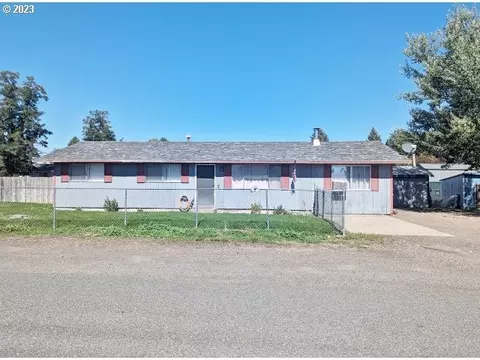 1217 Evanston St, Elgin, OR 97827