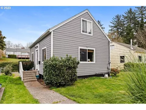 922 Clatsop Ave, Astoria, OR 97103