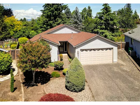 15811 NEugene St, Portland, OR 97230