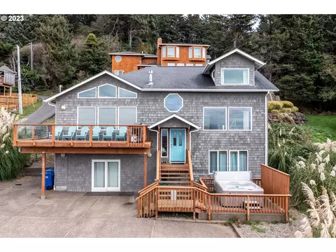 1946 NE 69th St, Lincoln City, OR 97367