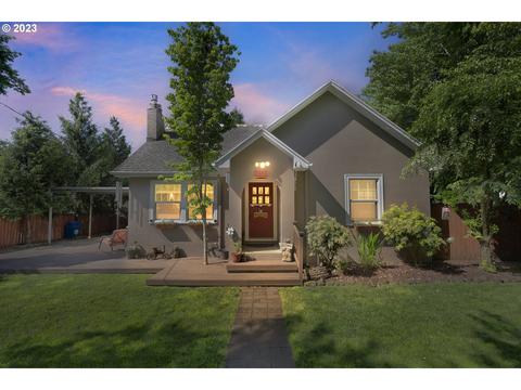 18525 SE Ashton Ln, Milwaukie, OR 97267