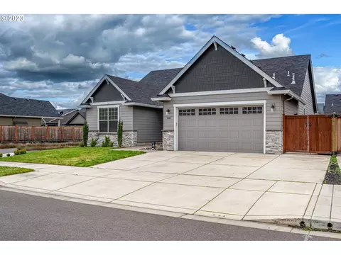 5433 King Arthur Ct, Eugene, OR 97402