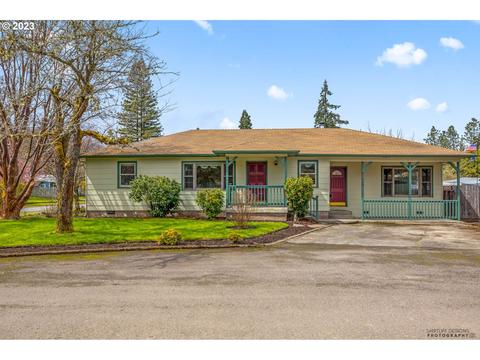 47683 Rainbow Ct, Oakridge, OR 97463