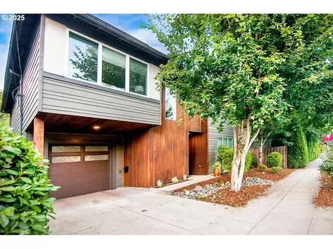 2947 SE Stark St, Portland, OR 97214