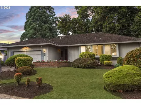 529 Livingood Ln, Lake Oswego, OR 97034