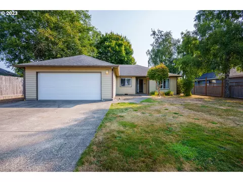 90143 Lake Shore Ct, Warrenton, OR 97146