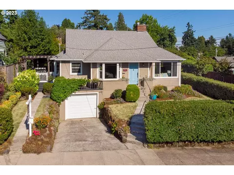8136 SW 10th Ave, Portland, OR 97219