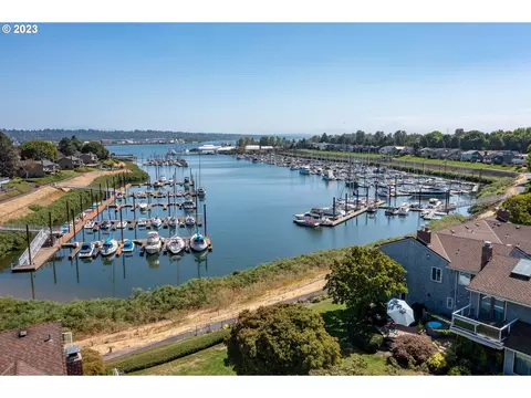 619 N Tomahawk Island Dr, Portland, OR 97217
