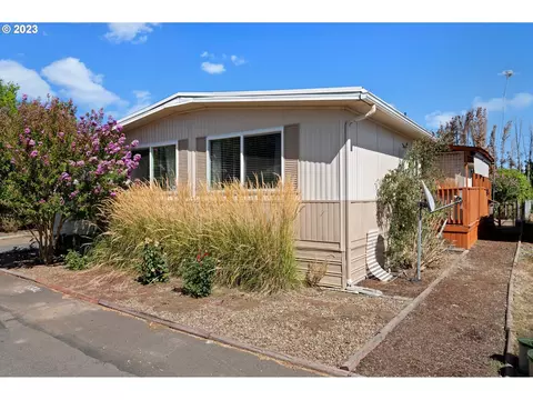 138 Clearwater Ave, Salem, OR 97301