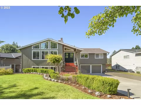 12235 SW Cresmoor Dr, Beaverton, OR 97008