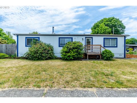 786 Scotts Glen Dr, Springfield, OR 97477