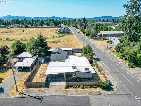 3890 Souza St, Eugene, OR 97402