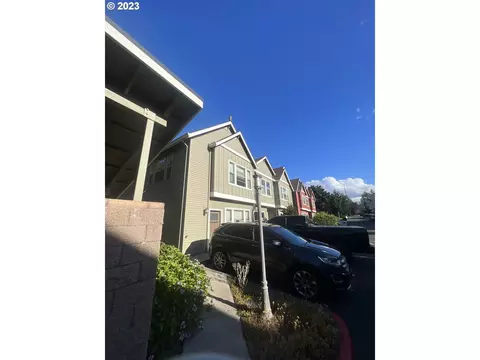 4413 NE Killingsworth St #109, Portland, OR 97218