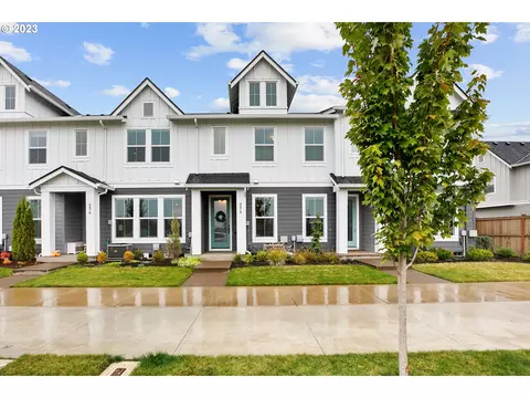 6878 SE Crimson Ln, Hillsboro, OR 97123