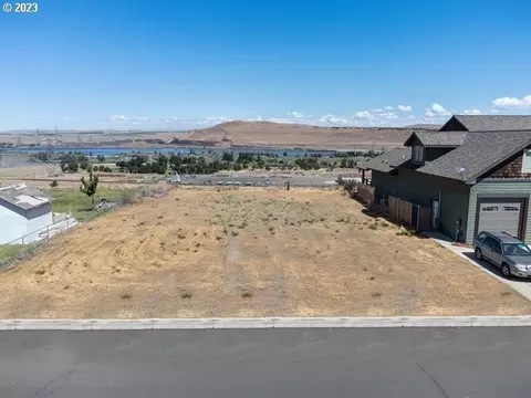 28 Rio Senda St, Umatilla, OR 97882