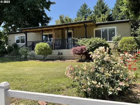 845 5th St, Lyons, OR 97358
