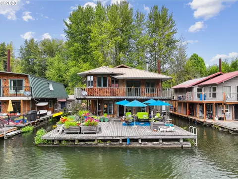 15500 NW Ferry Rd #2, Portland, OR 97231