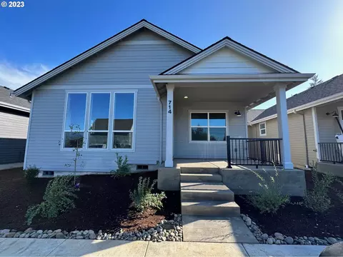 714 SE 44th St #57, South Beach, OR 97366