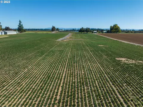 10235 Carlson Way NE #LOT 2, Hubbard, OR 97032