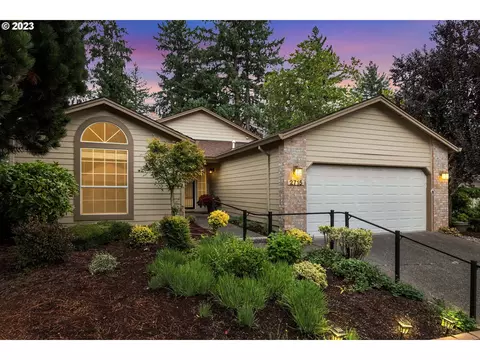2715 SE Spyglass Dr, Vancouver, WA 98683