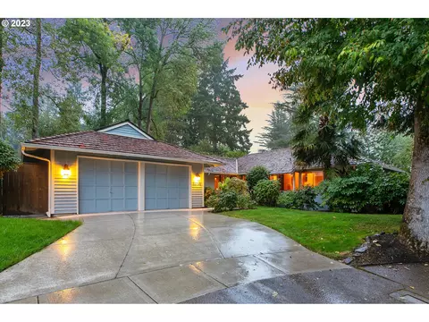 13795 SW Stirrup St, Beaverton, OR 97008