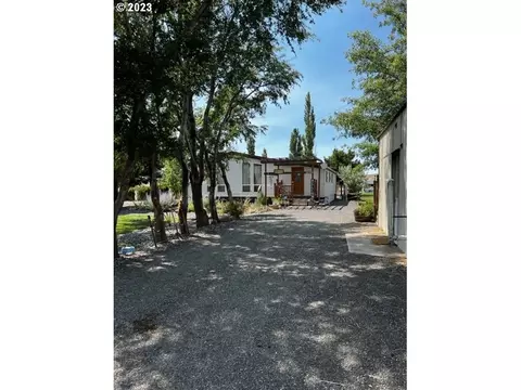 680 W Sandford Ln, Ione, OR 97843