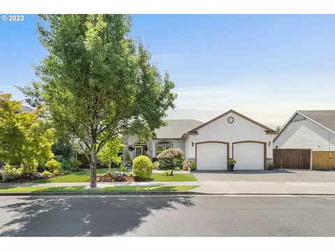16814 SE Johnston Dr, Portland, OR 97236