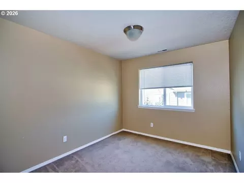 Bedroom - 1663 SW 172nd Ter, Beaverton, OR 97003 photo 6 of 7