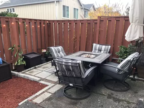 Exterior - 1663 SW 172nd Ter, Beaverton, OR 97003 photo 5 of 9