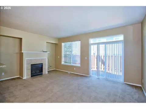 Living - 1663 SW 172nd Ter, Beaverton, OR 97003 photo 2 of 6
