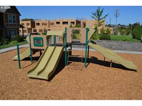 View/Area - 1663 SW 172nd Ter, Beaverton, OR 97003 photo 3 of 3