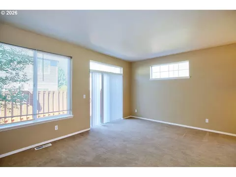 Living - 1663 SW 172nd Ter, Beaverton, OR 97003 photo 6 of 6