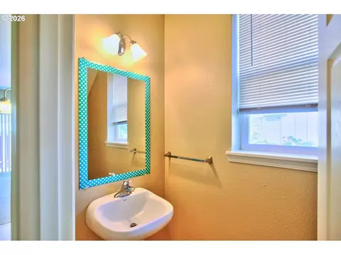 Bath - 1663 SW 172nd Ter, Beaverton, OR 97003 photo 1 of 6