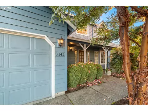3142 NE Crimson Pl, Hillsboro, OR 97124