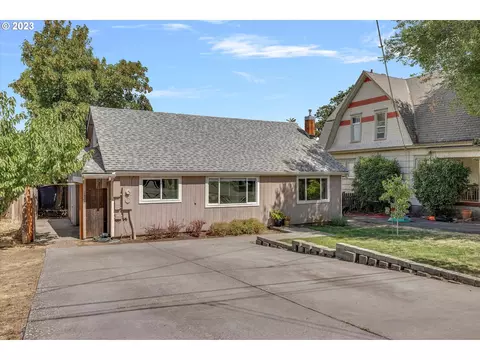 1522 Wasco St, Hood River, OR 97031