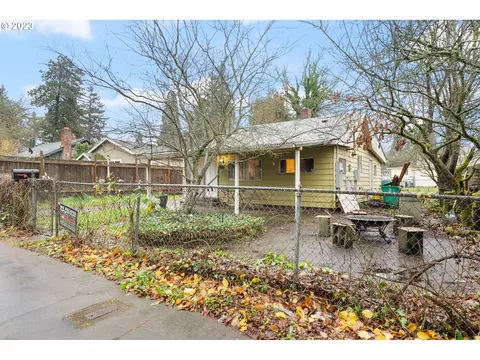 5518 NE Going St, Portland, OR 97218