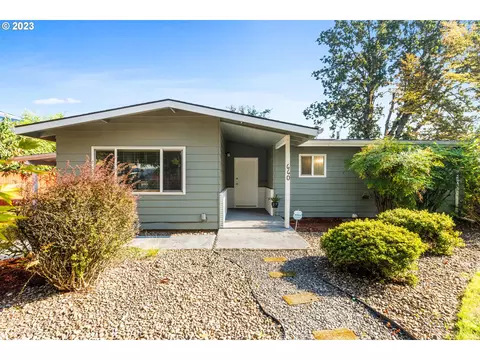 660 Elm St, Woodburn, OR 97071