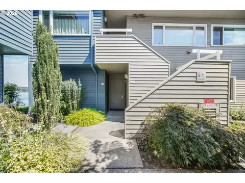 91 N Hayden Bay Dr, Portland, OR 97217