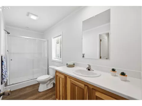 1551 A St, Springfield, OR 97477 photo 14