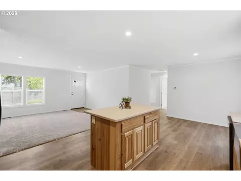 1551 A St, Springfield, OR 97477 photo 8