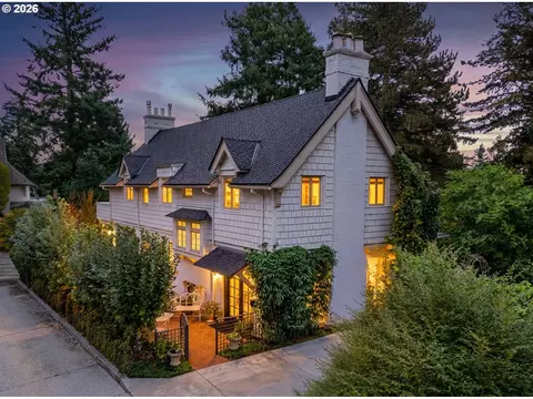 2547 SW Hillcrest Dr, Portland, OR 97201