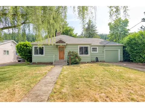 1023 S Water St, Silverton, OR 97381