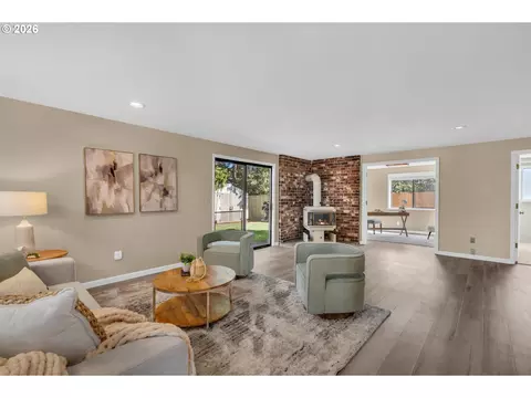 Living - 3010 NE Linden Ave, Gresham, OR 97030 photo 4 of 6