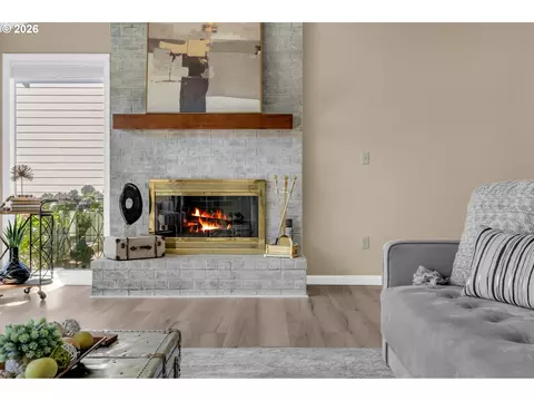 Living - 3010 NE Linden Ave, Gresham, OR 97030 photo 1 of 6