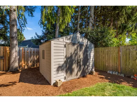 Exterior - 3010 NE Linden Ave, Gresham, OR 97030 photo 8 of 9
