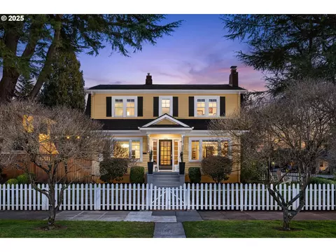 3258 NE Skidmore St, Portland, OR 97211