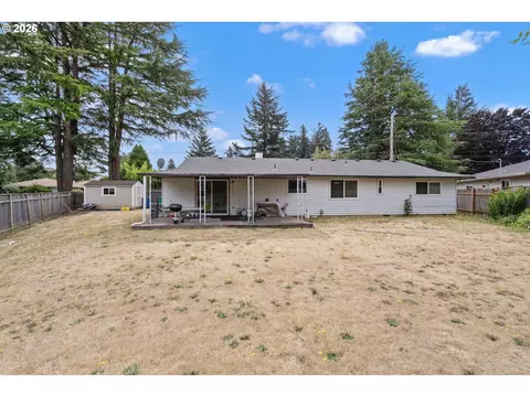 Exterior - 631 SE 215th Ave, Gresham, OR 97030 photo 5 of 10