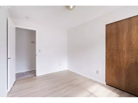 Bedroom - 631 SE 215th Ave, Gresham, OR 97030 photo 2 of 8
