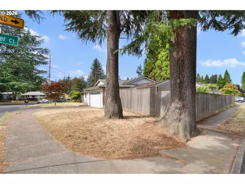 Exterior - 631 SE 215th Ave, Gresham, OR 97030 photo 3 of 10