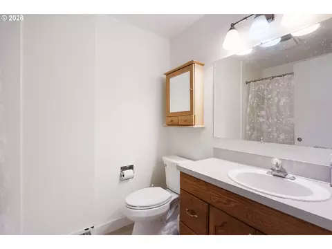Bath - 631 SE 215th Ave, Gresham, OR 97030 photo 1 of 4